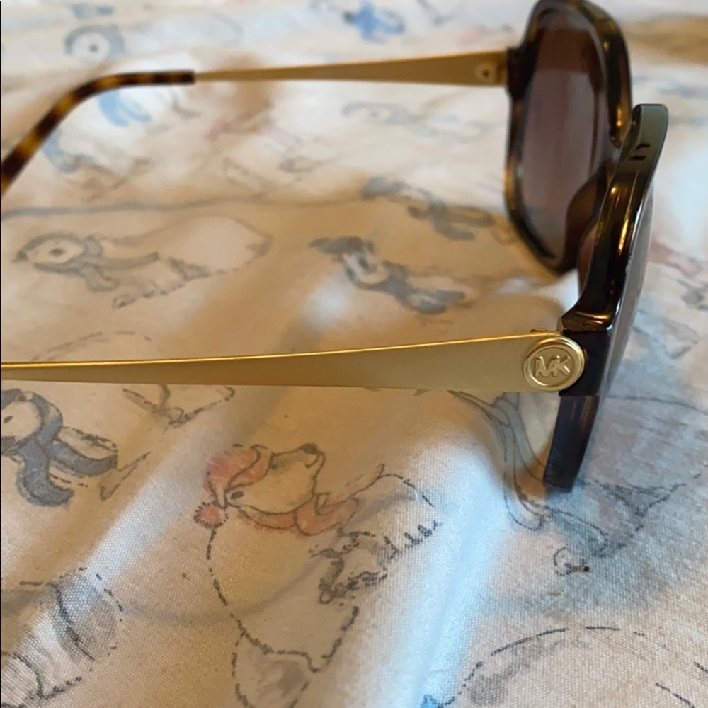 Michael kors sunglasses - Picture 3 of 5